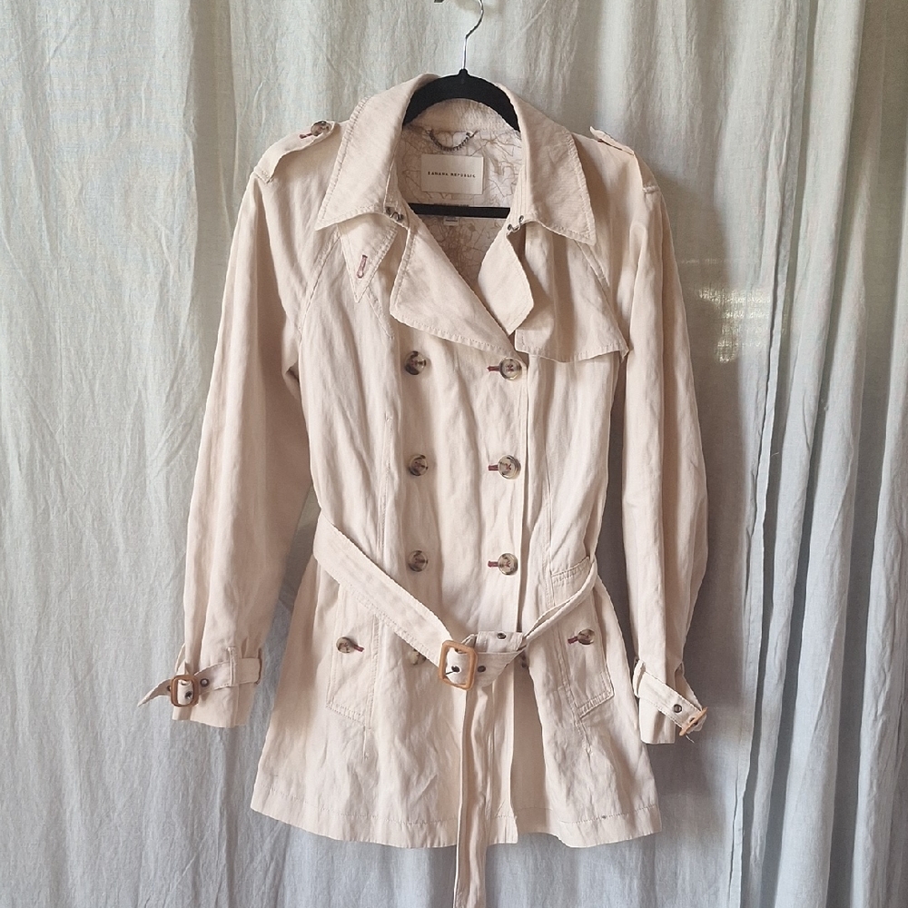 Banana Republic Women's Cream Trench Coat Size L